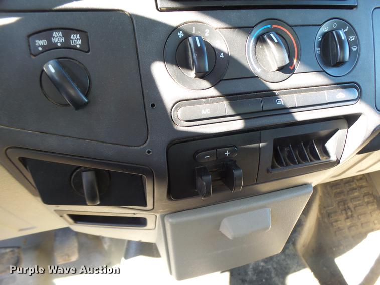 image for item DB9978 2009 Ford F250 Super Duty XL pickup truck