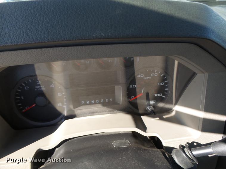 image for item DB9978 2009 Ford F250 Super Duty XL pickup truck