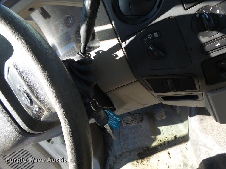 image for item DB9978 2009 Ford F250 Super Duty XL pickup truck