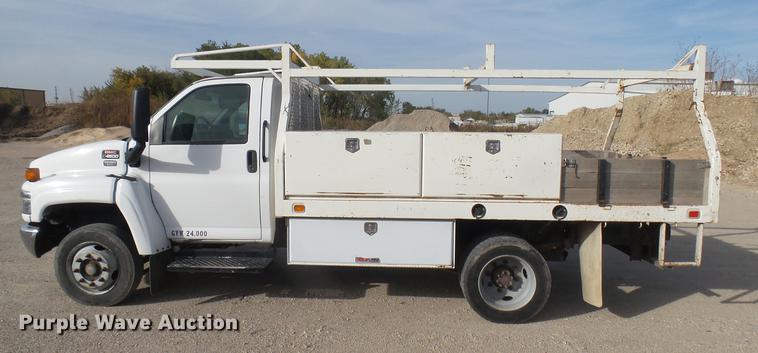 image for item DC1836 2006 GMC C4500 flatbed truck