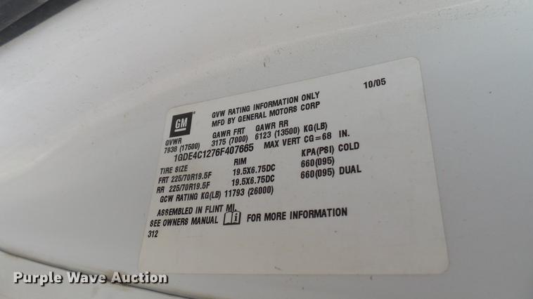 image for item DC1836 2006 GMC C4500 flatbed truck