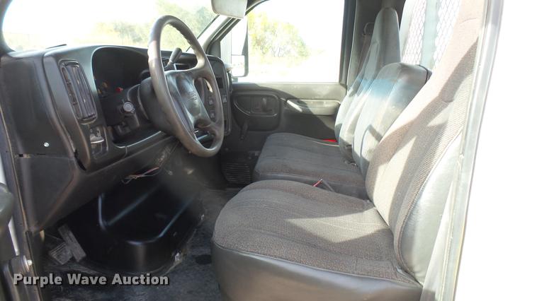 image for item DC1836 2006 GMC C4500 flatbed truck