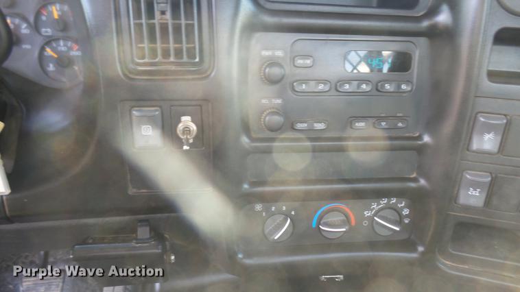 image for item DC1836 2006 GMC C4500 flatbed truck