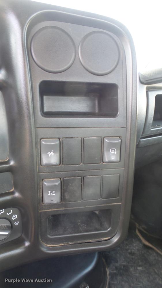 image for item DC1836 2006 GMC C4500 flatbed truck