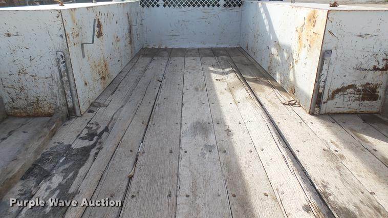 image for item DC1836 2006 GMC C4500 flatbed truck