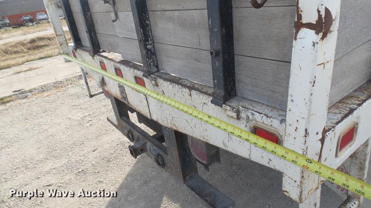 image for item DC1836 2006 GMC C4500 flatbed truck