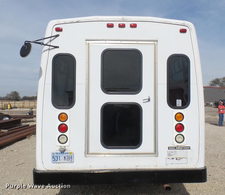 image for item DC1853 2003 Ford Econoline E450 Super Duty shuttle bus