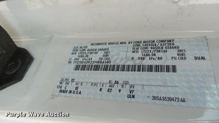 image for item DC1853 2003 Ford Econoline E450 Super Duty shuttle bus