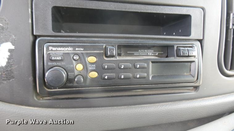 image for item DC1853 2003 Ford Econoline E450 Super Duty shuttle bus