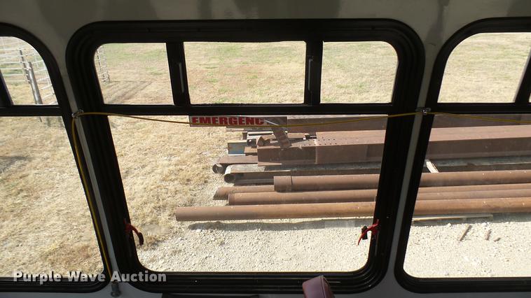 image for item DC1853 2003 Ford Econoline E450 Super Duty shuttle bus