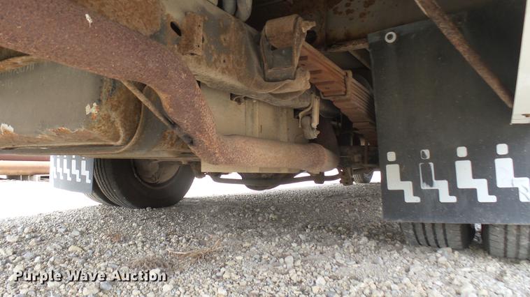 image for item DC1853 2003 Ford Econoline E450 Super Duty shuttle bus