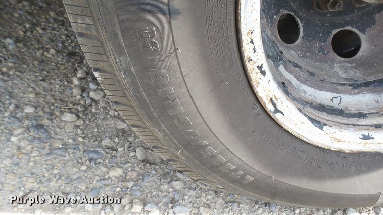 image for item DC1853 2003 Ford Econoline E450 Super Duty shuttle bus