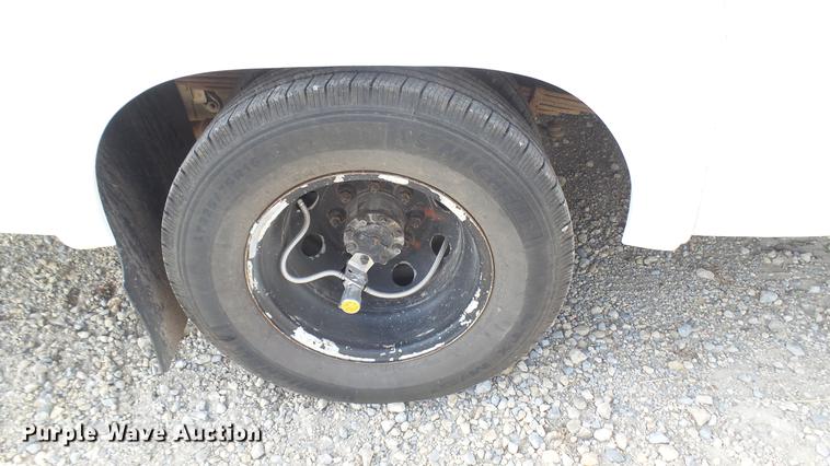 image for item DC1853 2003 Ford Econoline E450 Super Duty shuttle bus