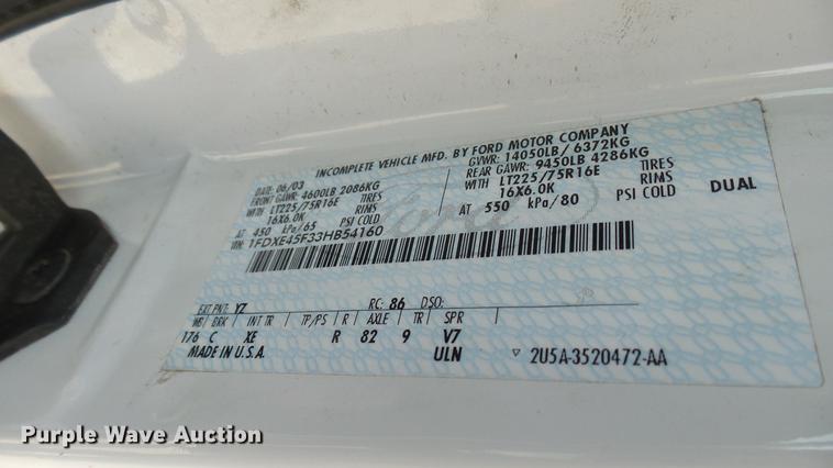 image for item DC1853 2003 Ford Econoline E450 Super Duty shuttle bus