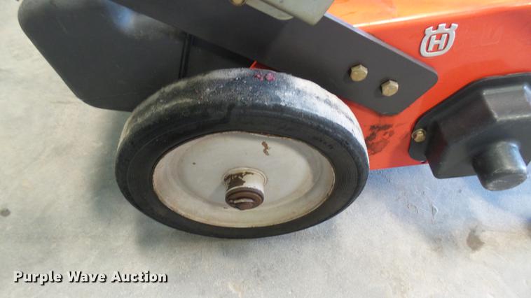 image for item DC1863 Husqvarna SD22 seeder