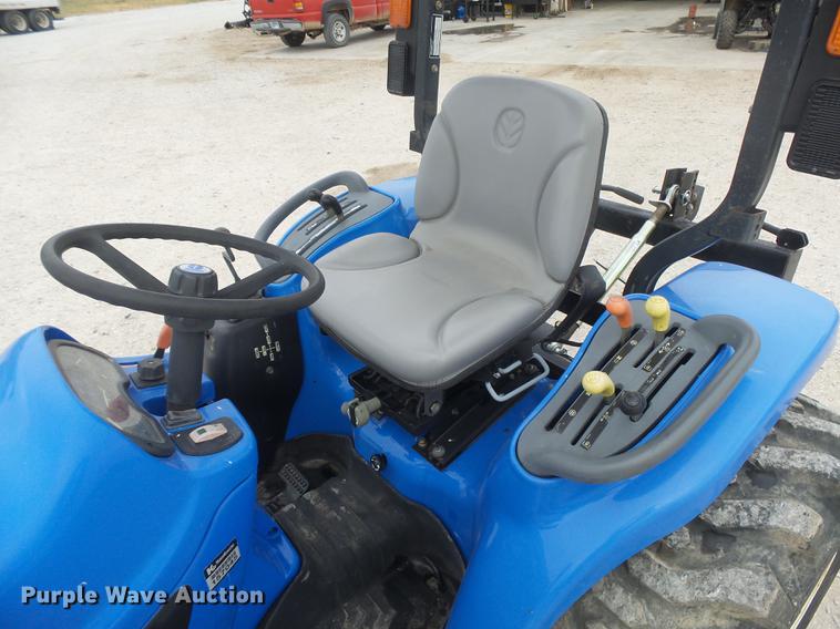 image for item DC3767 2006 New Holland TC34DA MFWD tractor