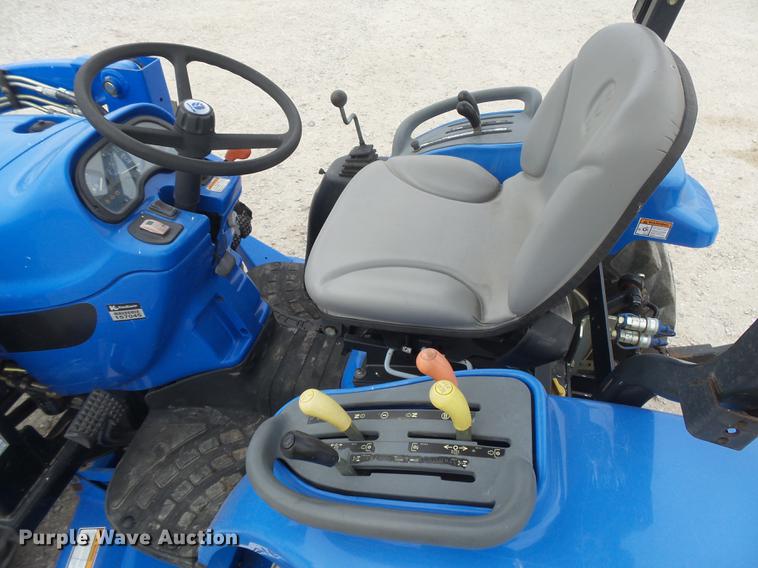 image for item DC3767 2006 New Holland TC34DA MFWD tractor