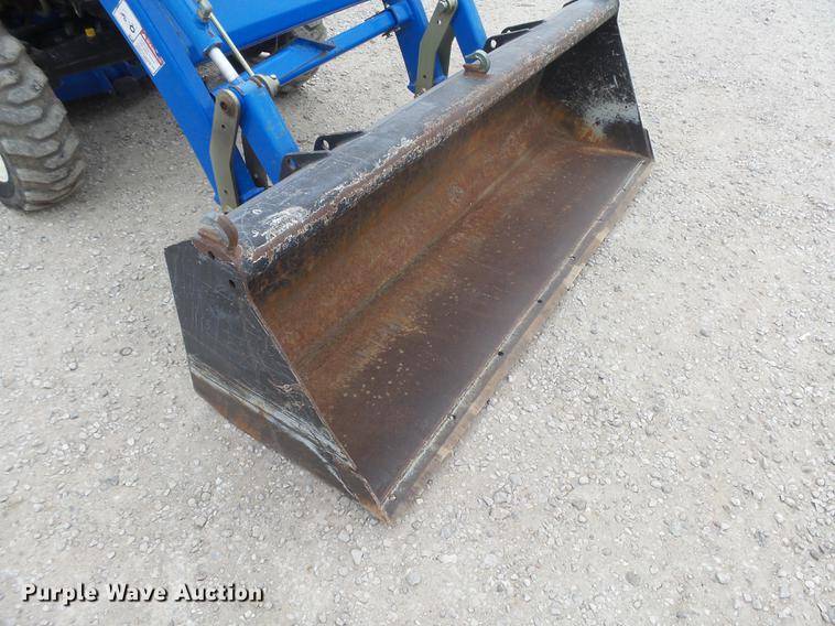 image for item DC3767 2006 New Holland TC34DA MFWD tractor