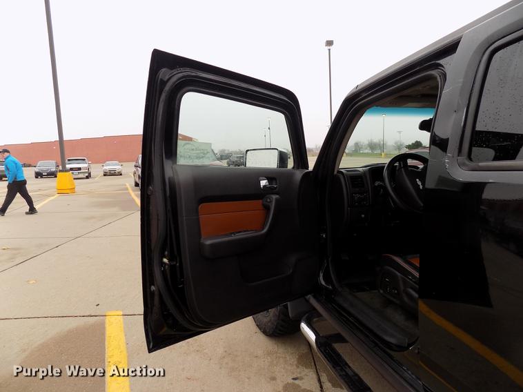 image for item DC4754 2006 Hummer H3 SUV