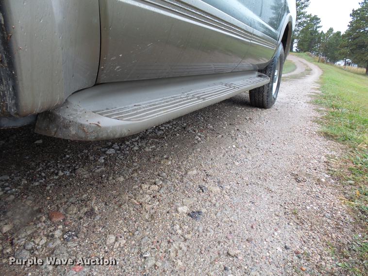 image for item DC6412 2000 Ford Excursion Limited SUV