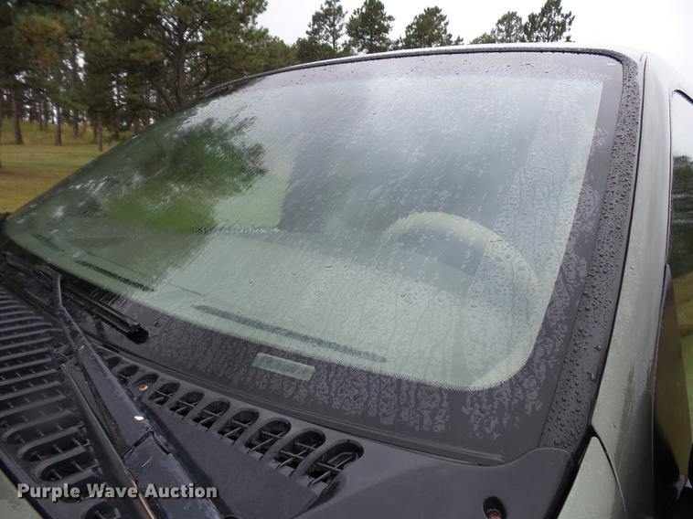 image for item DC6412 2000 Ford Excursion Limited SUV