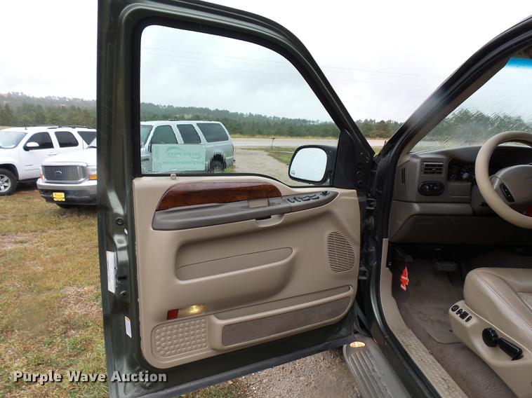 image for item DC6412 2000 Ford Excursion Limited SUV