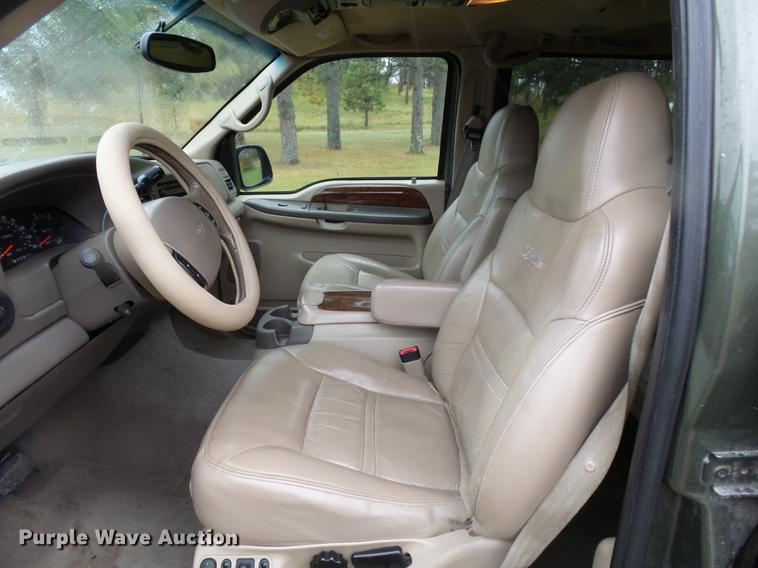 image for item DC6412 2000 Ford Excursion Limited SUV