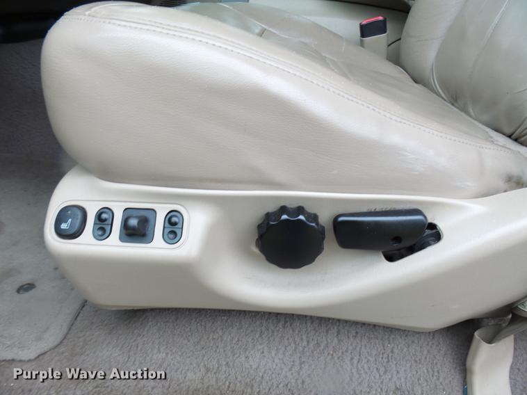 image for item DC6412 2000 Ford Excursion Limited SUV