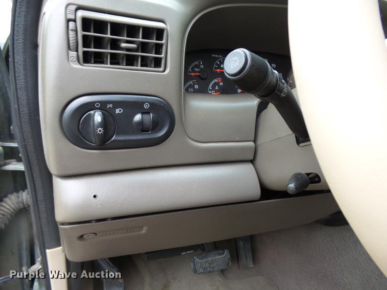 image for item DC6412 2000 Ford Excursion Limited SUV