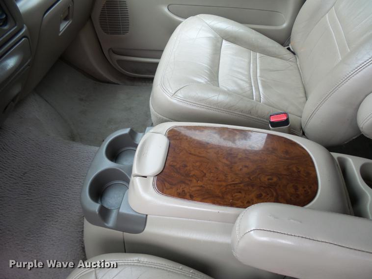 image for item DC6412 2000 Ford Excursion Limited SUV