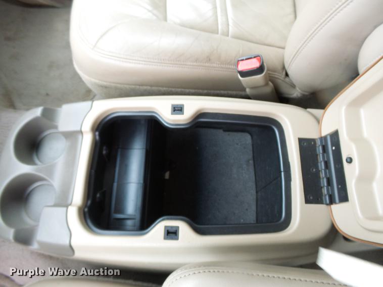 image for item DC6412 2000 Ford Excursion Limited SUV