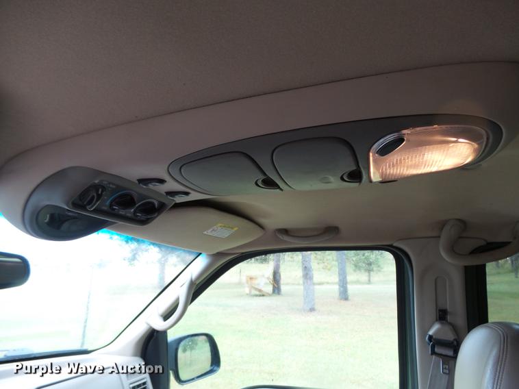 image for item DC6412 2000 Ford Excursion Limited SUV