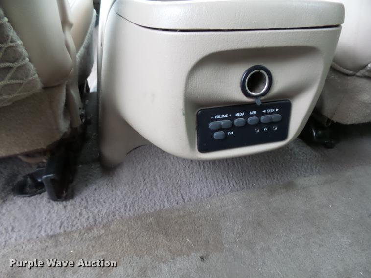 image for item DC6412 2000 Ford Excursion Limited SUV