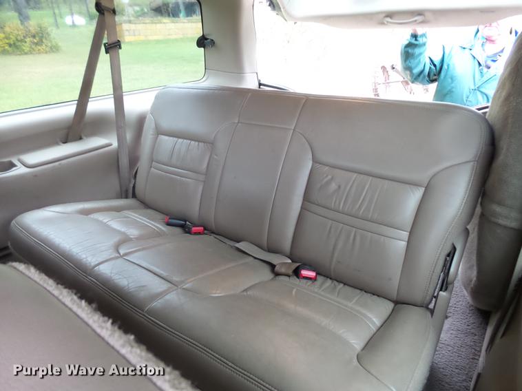 image for item DC6412 2000 Ford Excursion Limited SUV