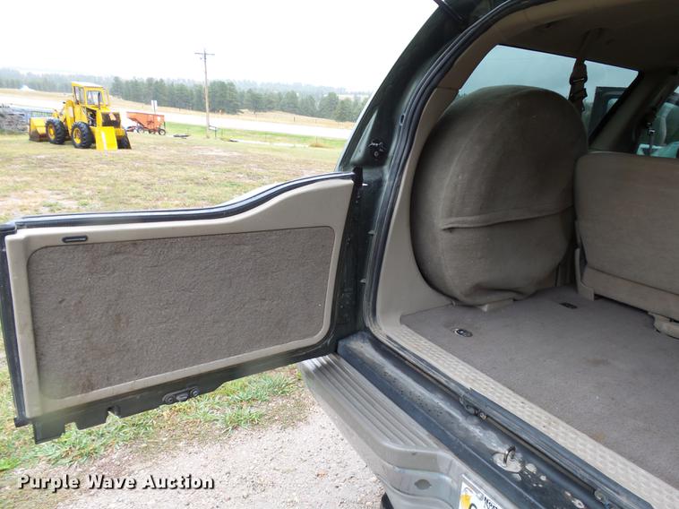 image for item DC6412 2000 Ford Excursion Limited SUV