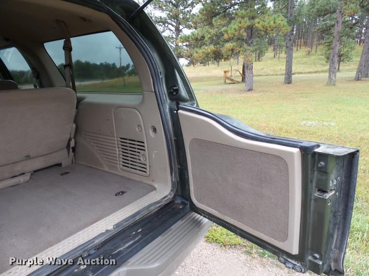 image for item DC6412 2000 Ford Excursion Limited SUV