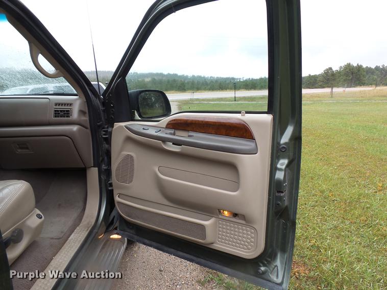 image for item DC6412 2000 Ford Excursion Limited SUV