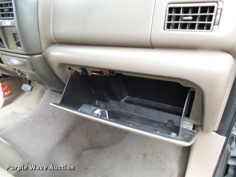 image for item DC6412 2000 Ford Excursion Limited SUV