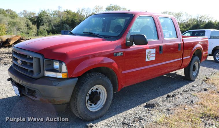 image for item DD0010 2004 Ford F250 Super Duty Crew Cab pickup truck
