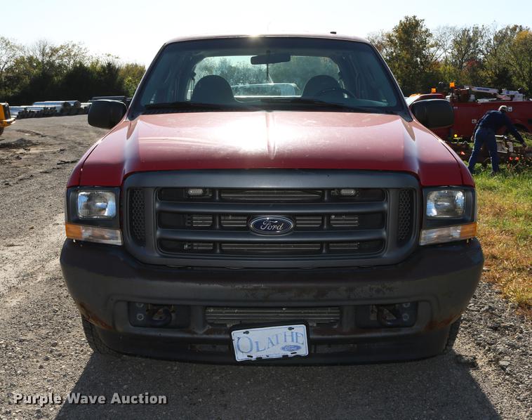 image for item DD0010 2004 Ford F250 Super Duty Crew Cab pickup truck