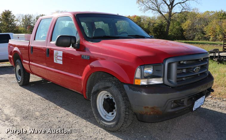 image for item DD0010 2004 Ford F250 Super Duty Crew Cab pickup truck