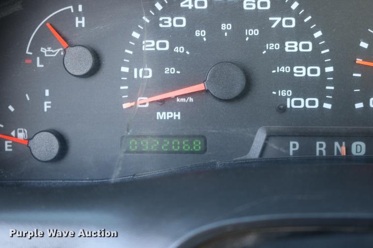 image for item DD0010 2004 Ford F250 Super Duty Crew Cab pickup truck