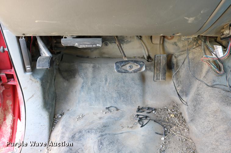 image for item DD0010 2004 Ford F250 Super Duty Crew Cab pickup truck