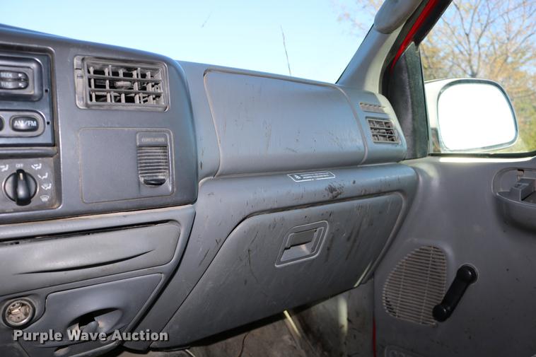 image for item DD0010 2004 Ford F250 Super Duty Crew Cab pickup truck