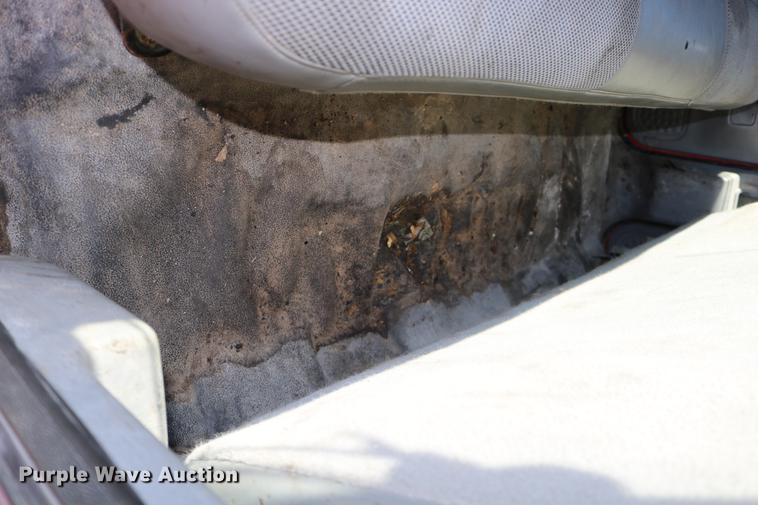 image for item DD0010 2004 Ford F250 Super Duty Crew Cab pickup truck