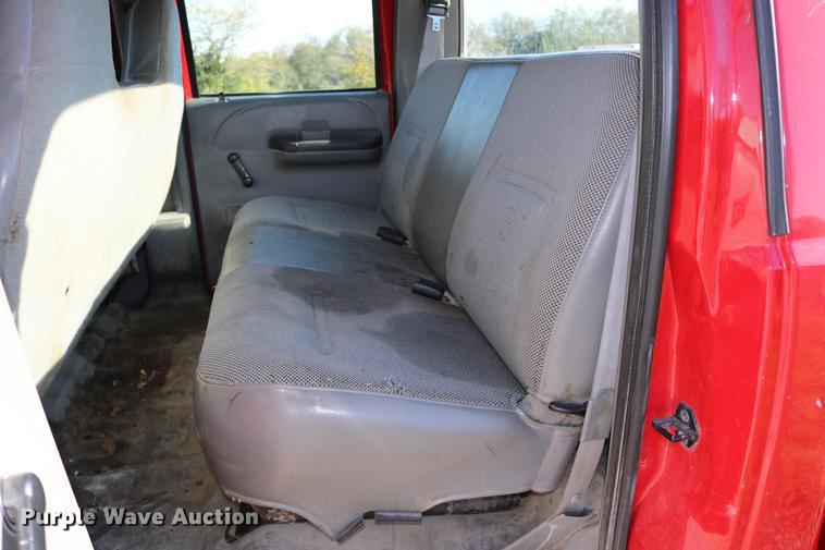 image for item DD0010 2004 Ford F250 Super Duty Crew Cab pickup truck