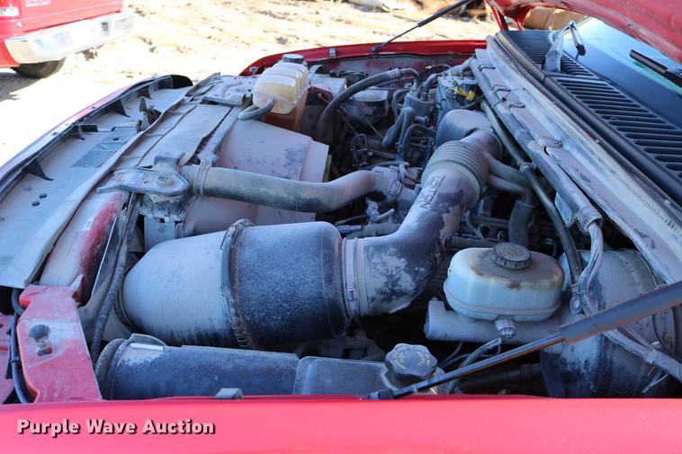 image for item DD0010 2004 Ford F250 Super Duty Crew Cab pickup truck