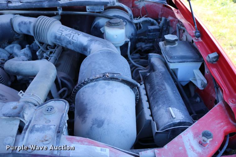 image for item DD0010 2004 Ford F250 Super Duty Crew Cab pickup truck