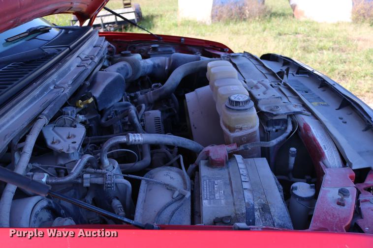 image for item DD0010 2004 Ford F250 Super Duty Crew Cab pickup truck