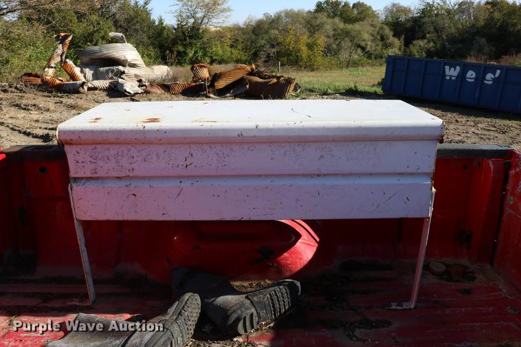 image for item DD0010 2004 Ford F250 Super Duty Crew Cab pickup truck